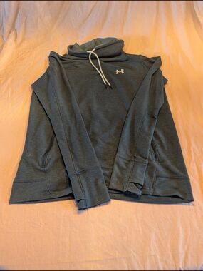 2/30$ Under Armour Blue Funnel Neck Pullover